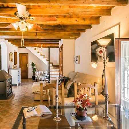 Pet Friendly Home In Hornachuelos With Kitchen Екстер'єр фото