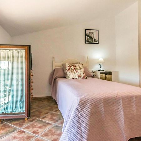 Pet Friendly Home In Hornachuelos With Kitchen Екстер'єр фото