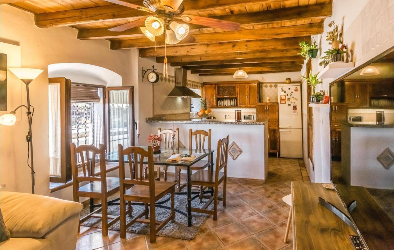 Pet Friendly Home In Hornachuelos With Kitchen Екстер'єр фото