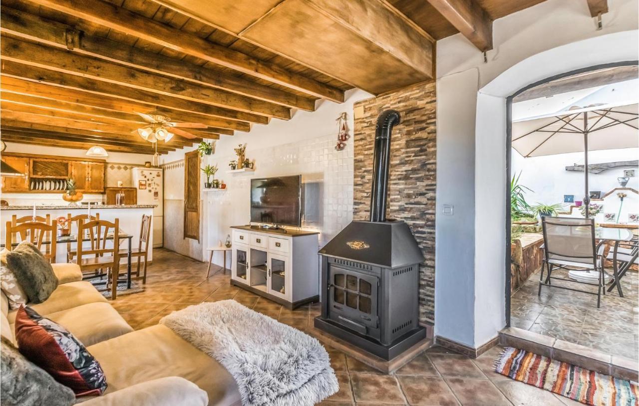 Pet Friendly Home In Hornachuelos With Kitchen Екстер'єр фото