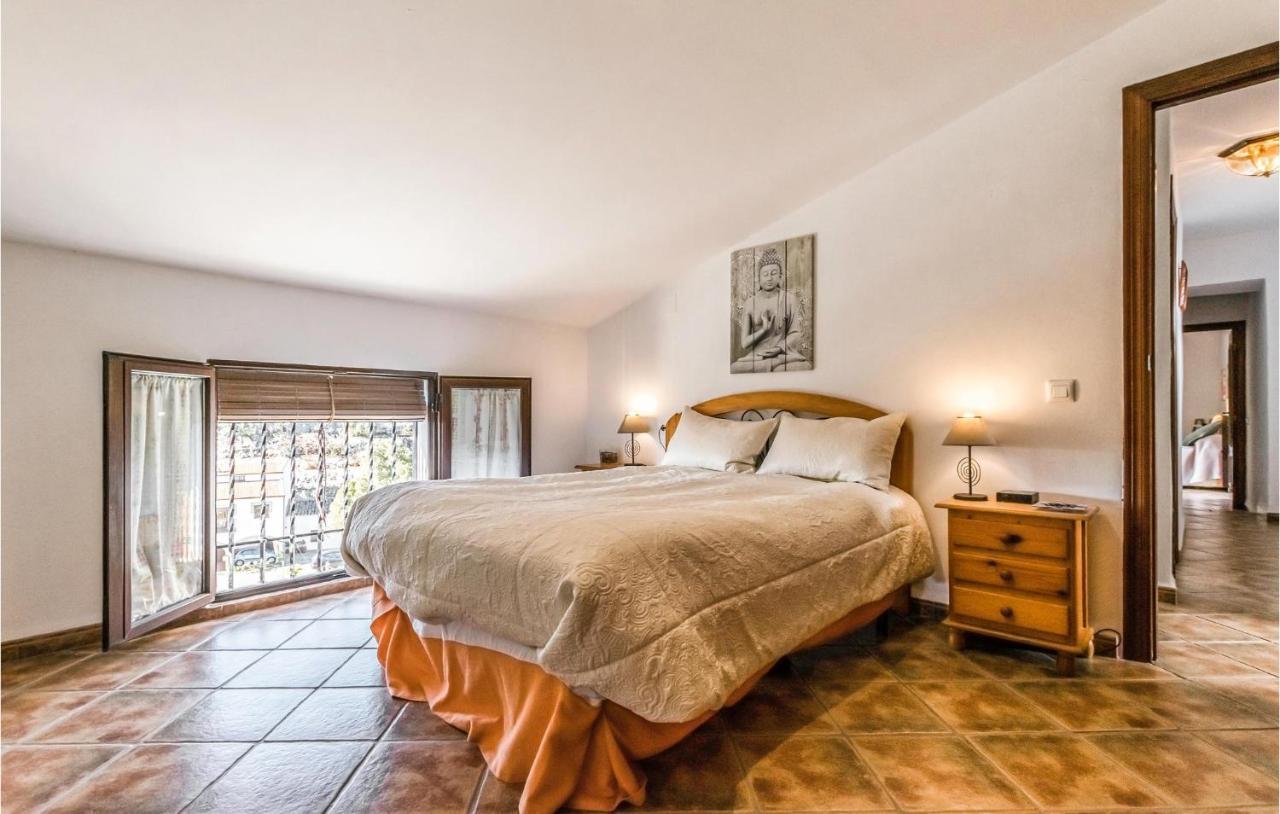 Pet Friendly Home In Hornachuelos With Kitchen Екстер'єр фото