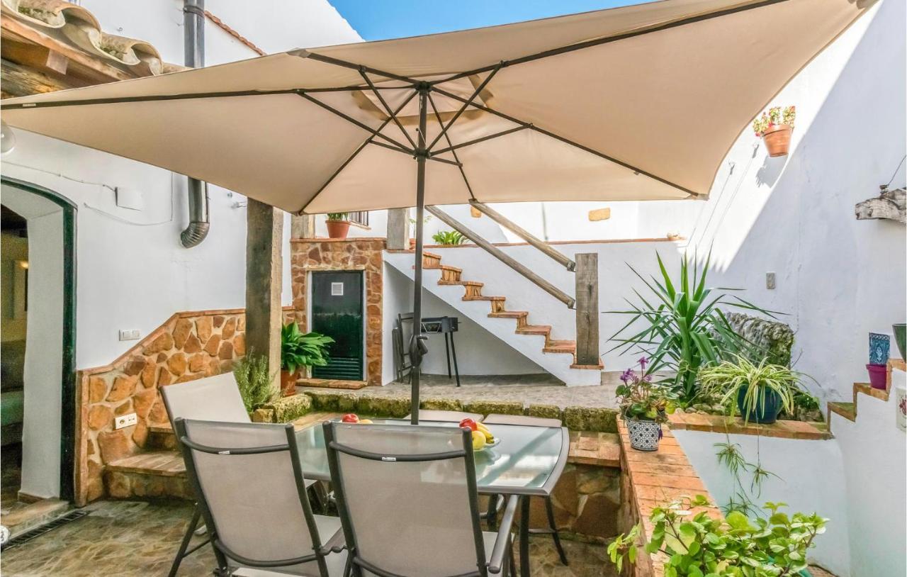 Pet Friendly Home In Hornachuelos With Kitchen Екстер'єр фото