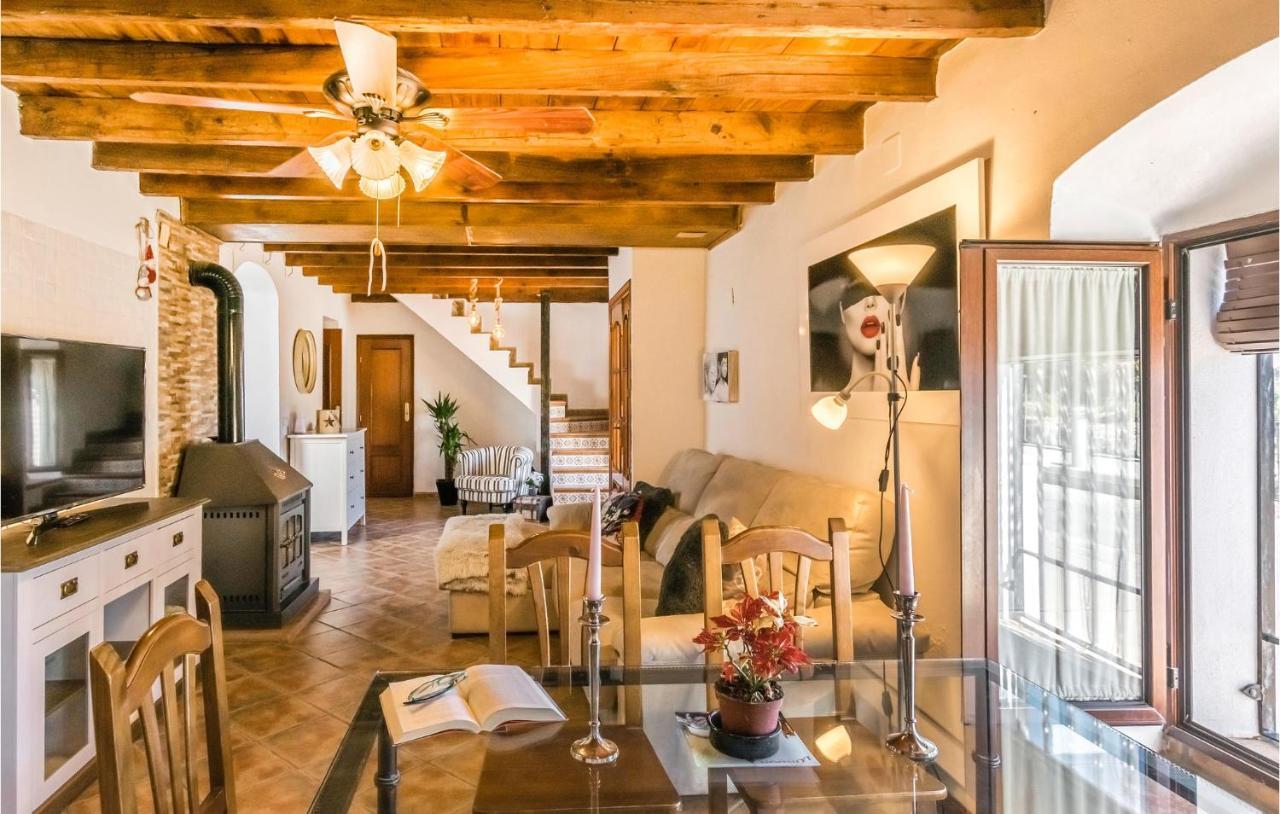 Pet Friendly Home In Hornachuelos With Kitchen Екстер'єр фото