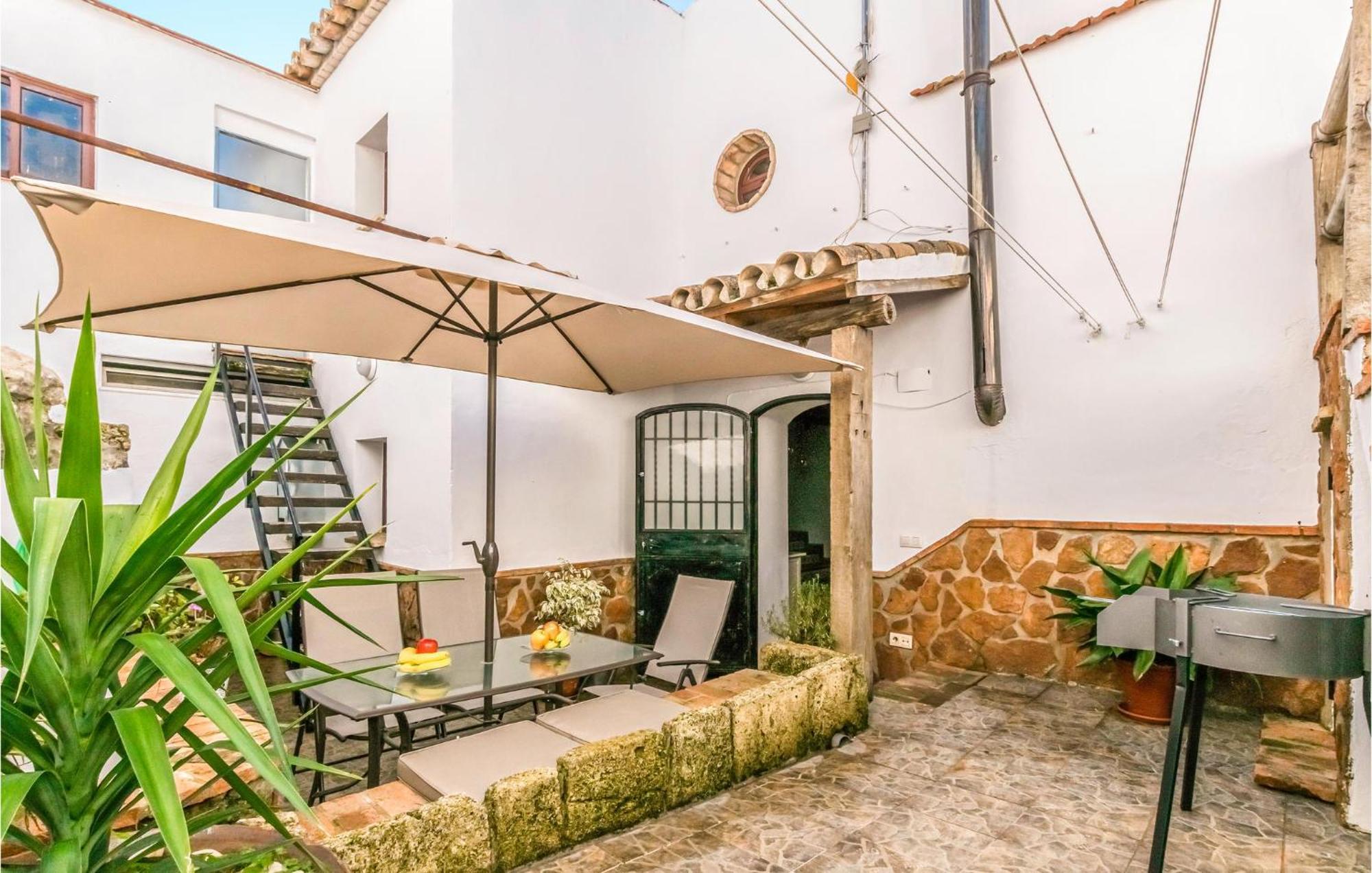 Pet Friendly Home In Hornachuelos With Kitchen Екстер'єр фото