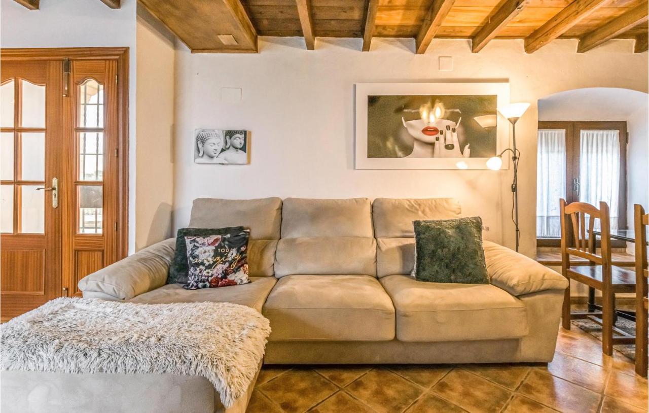 Pet Friendly Home In Hornachuelos With Kitchen Екстер'єр фото